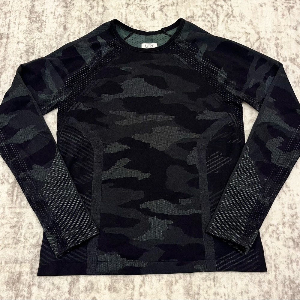 Athleta Girl Power Up Large/12 black camo long sleeve VGUC